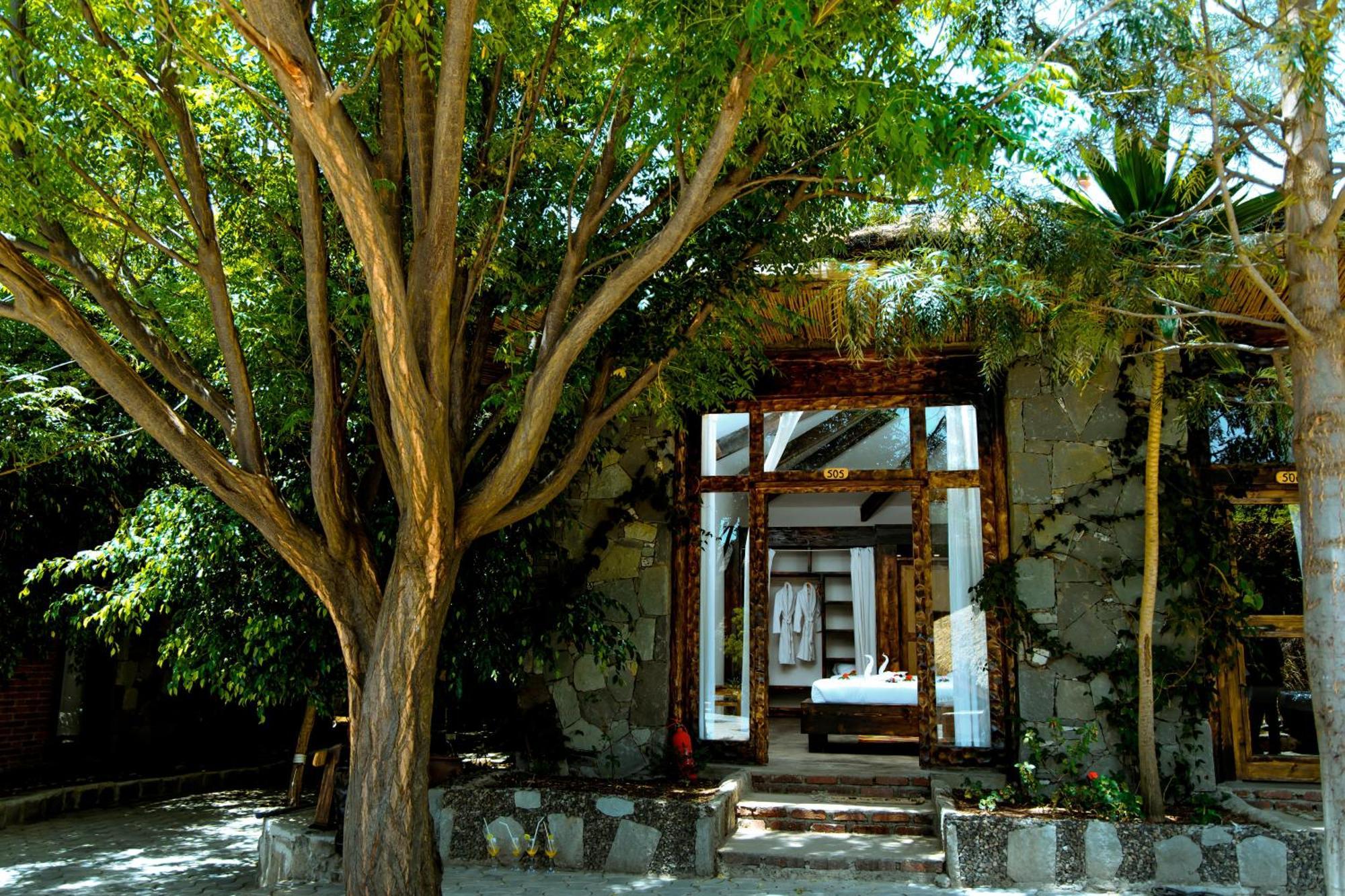 Kuriftu Resort And Spa Bishoftu Bagian luar foto